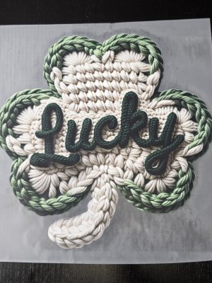 DTF-Lucky, Clover in Yarn